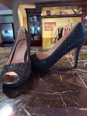 Lauren Lorraine size 9 black jeweled peep toe stilettos